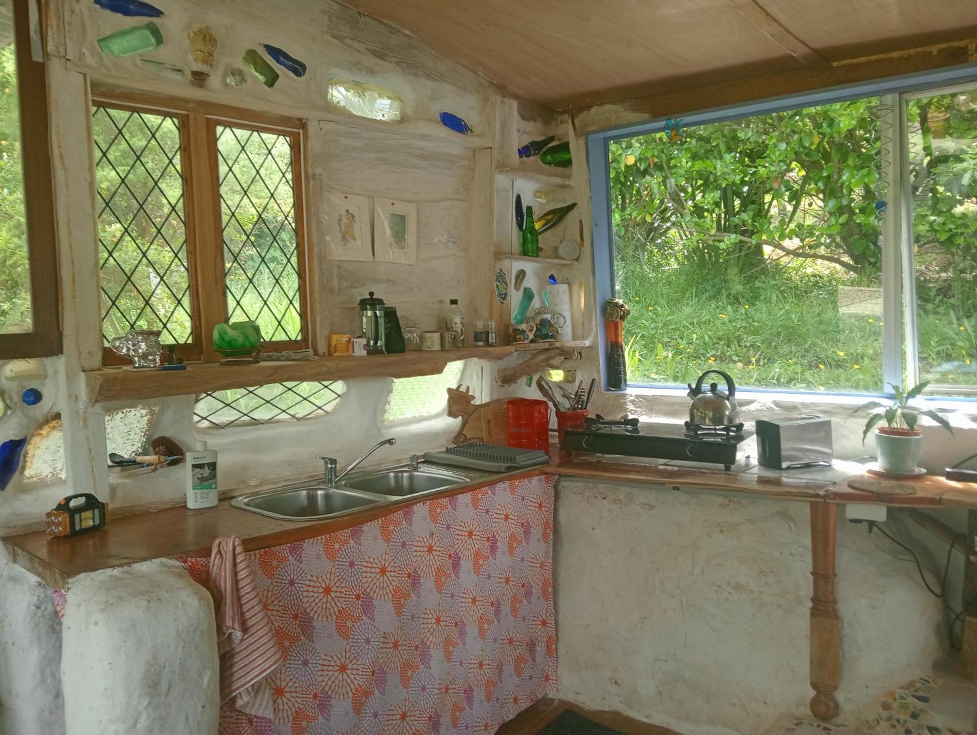 The Mud House Hotel Raglan Bagian luar foto