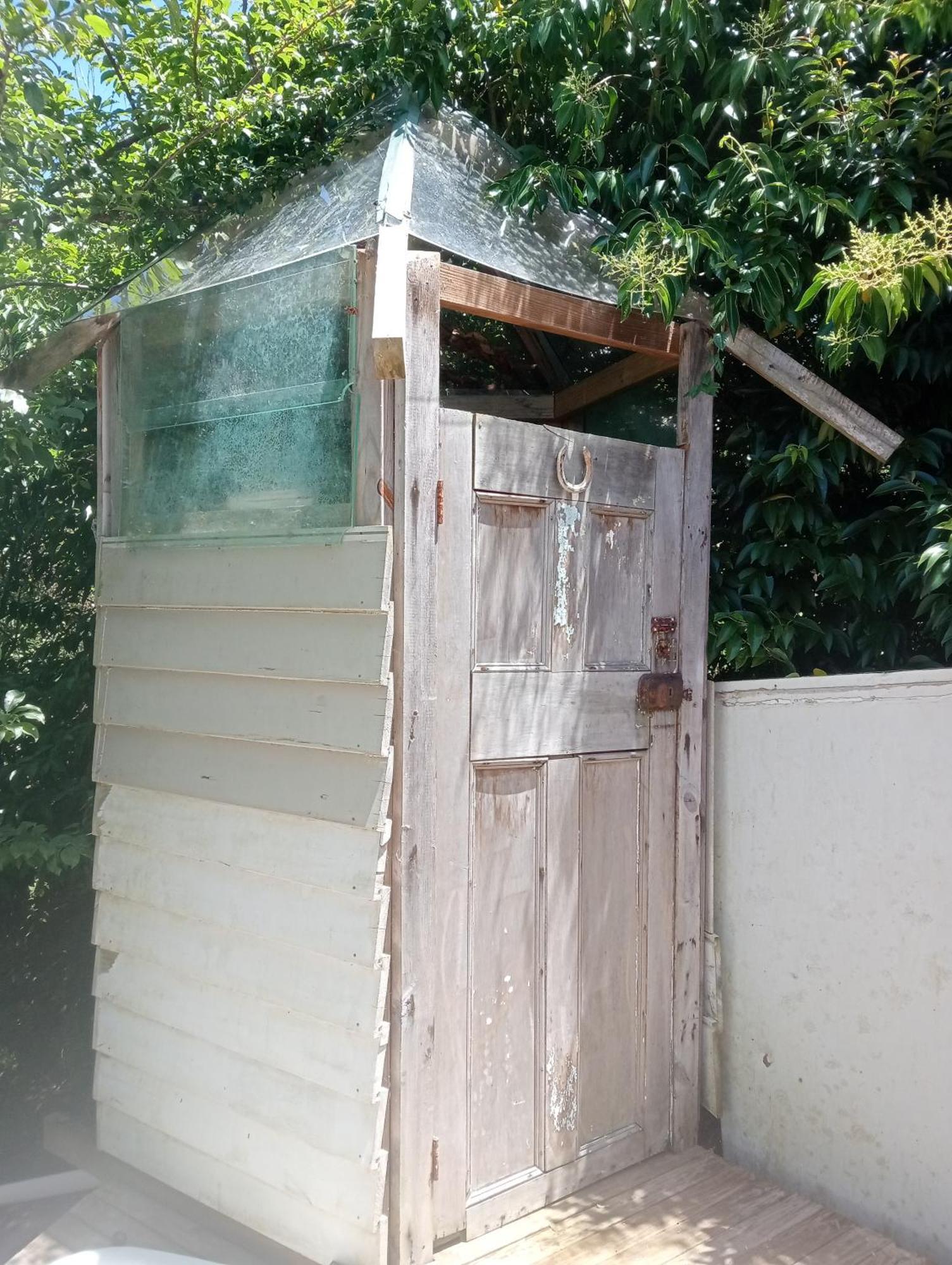 The Mud House Hotel Raglan Bagian luar foto